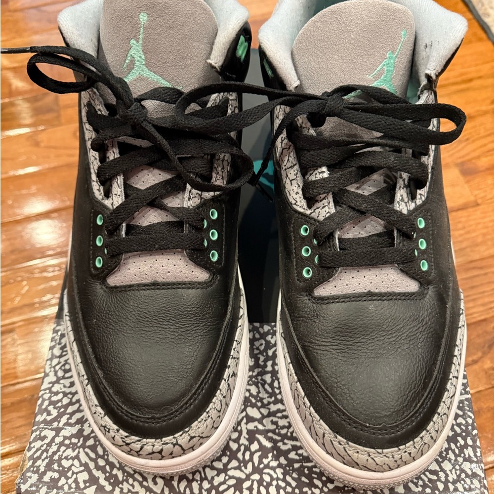 Air Jordan Black and Gray Sneakers retro 3